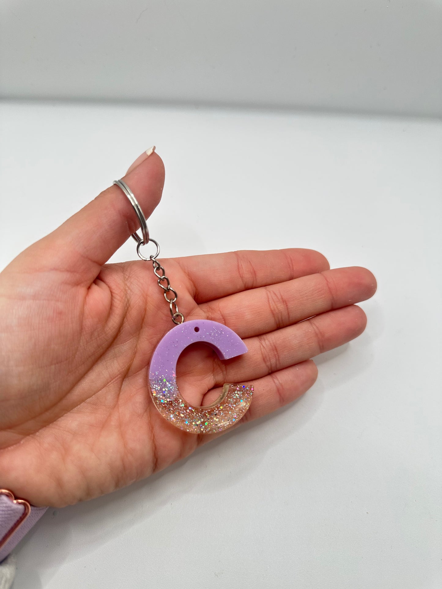 Llavero inicial en resina