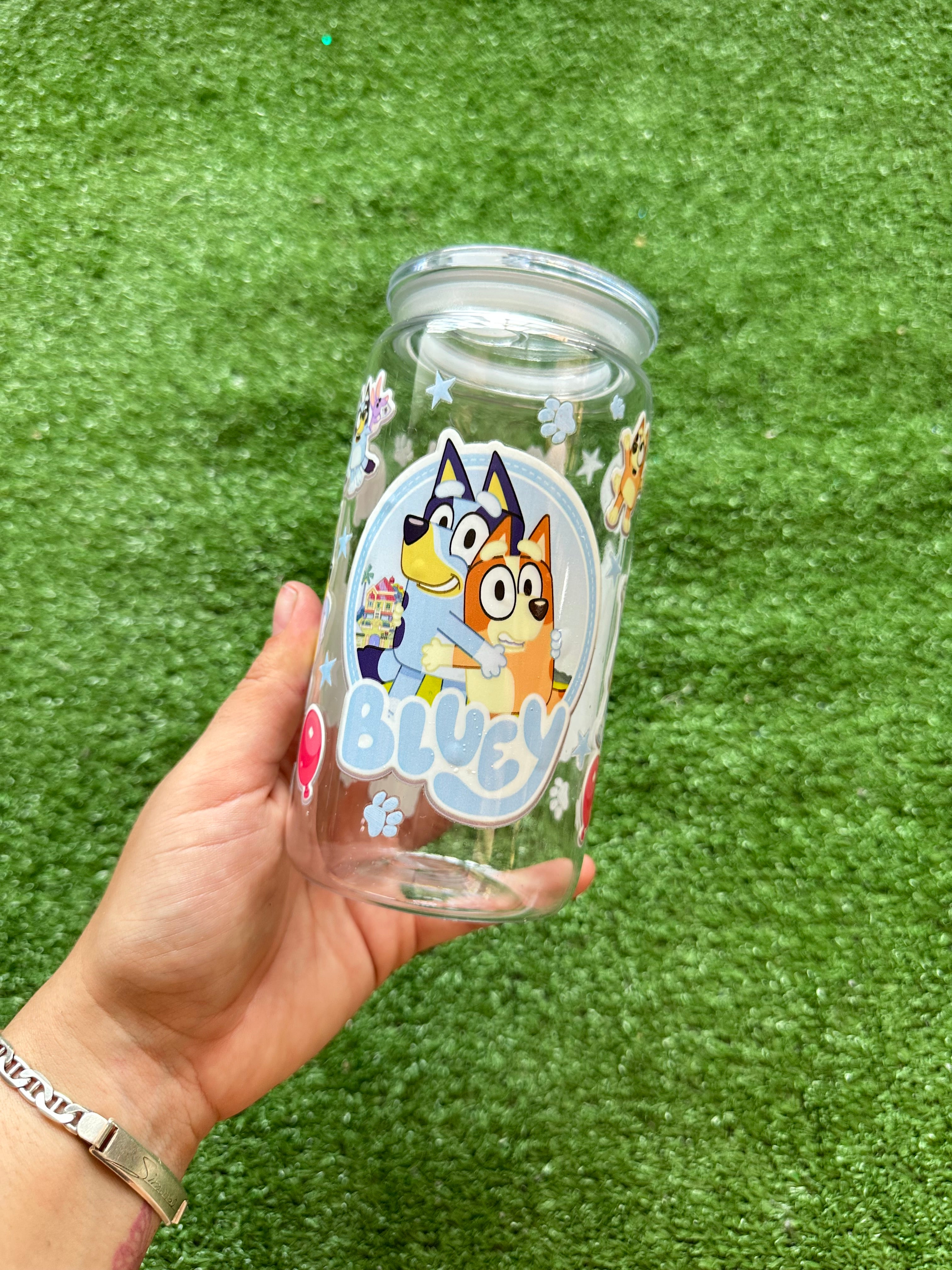 Vaso con tapa y cañita