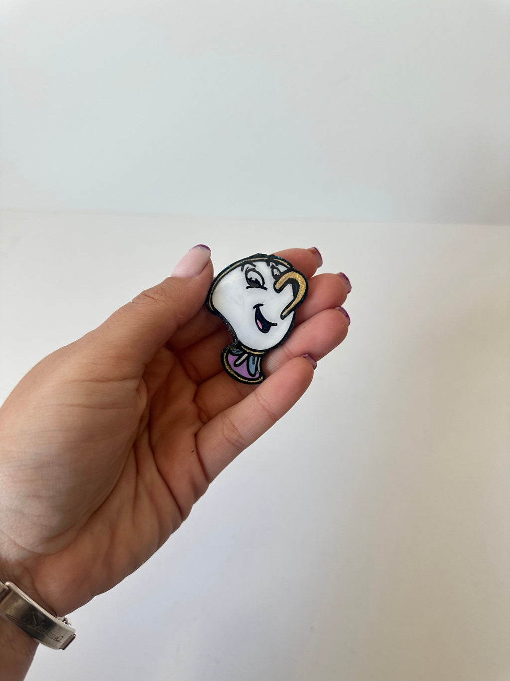 Cover minder dp. En resina pintado a mano