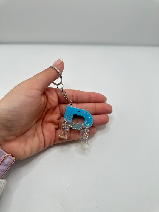 Llavero inicial en resina
