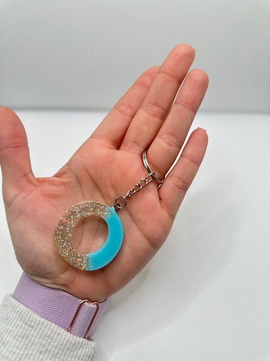 Llavero inicial en resina